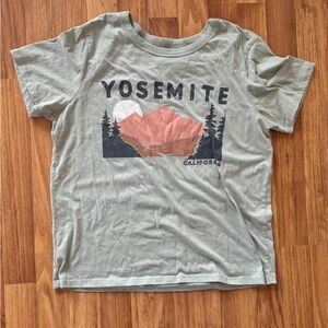 Graphic tee worn like new